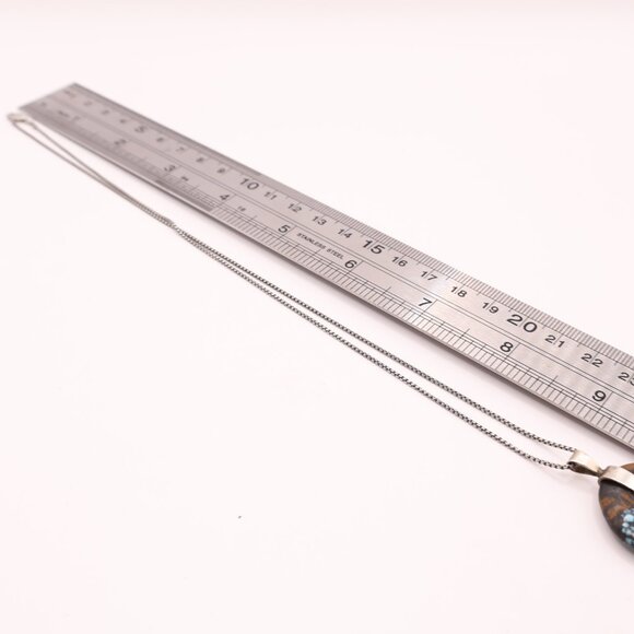 Turquoise Stone Circle Pendant & Silver Necklace - Picture 4 of 4